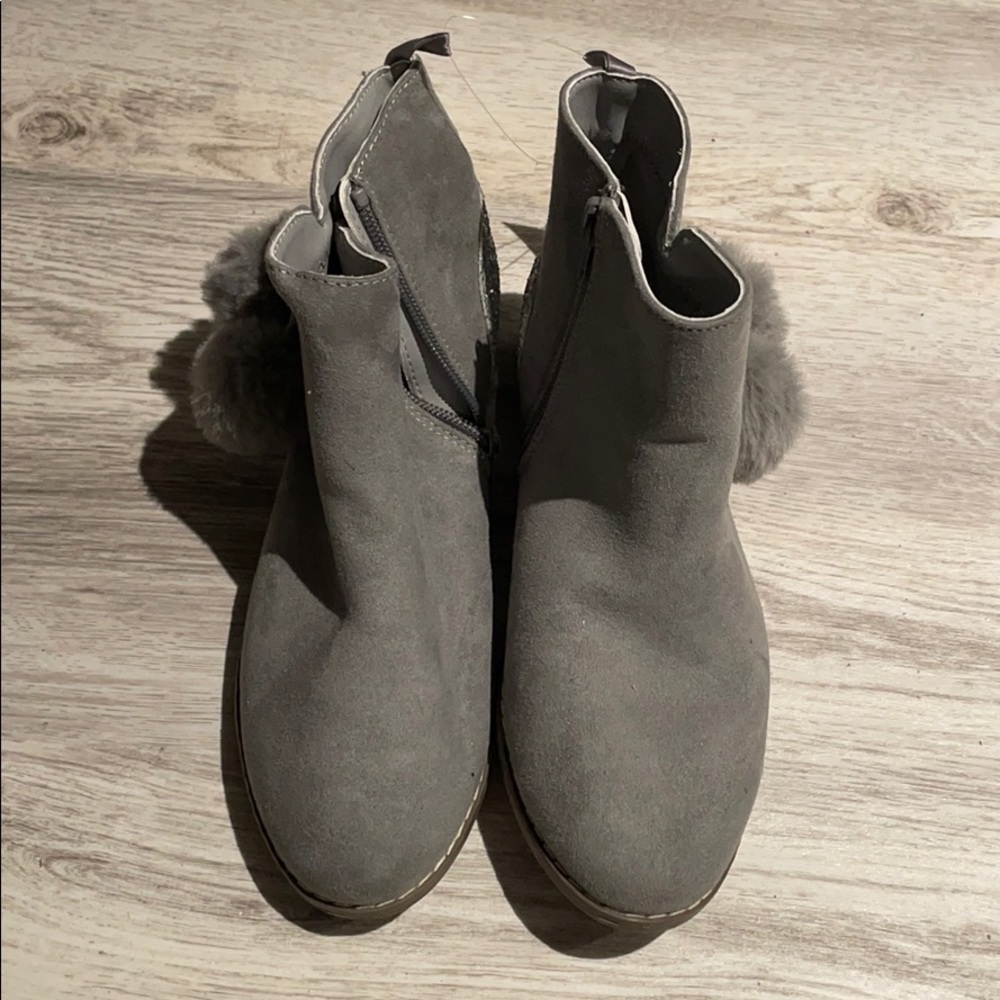 New with tags gap ankle booties